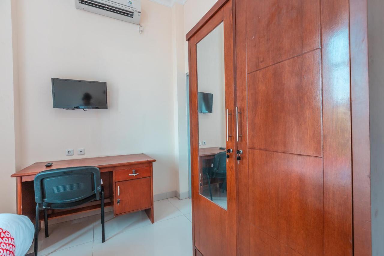 Reddoorz Near Universitas Esa Unggul Bekasi Harapan Indah Exterior foto